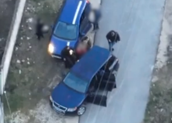 Të akuzuar nga Italia dhe Suedia për vepra kriminale, pranga tre personave me rrezikshmëri të lartë