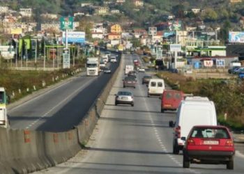 Autostrada Tiranë-Durrës drejt kategorisë A! Zgjerohet në 4 korsi, ndryshon limiti i shpejtësisë