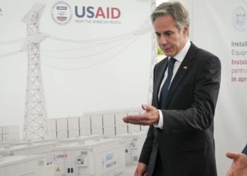 Ndërprerja e fondeve të SHBA, pasojat në Kosovë e Serbi dhe frika për rritjen e ndikimit rus