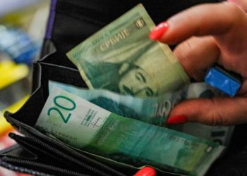 A ka pasur heqja e dinarit “efekt pozitiv” në sistemin financiar të Kosovës?
