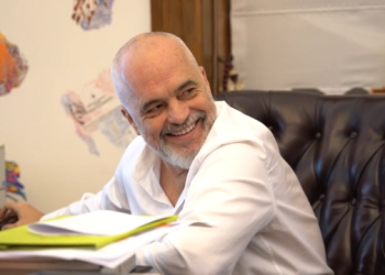 “Mos i qaj hallin kalorësit…”, vota e diasporës me postë, Rama vijon replikat: Emigrantët e dinë mirë çfarë duhet të bëjnë