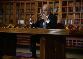 Rama mbledh drejtuesit politikë, deri më 11 janar duhet të përfundojë patronazhimi i Diasporës