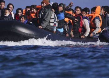 Britani e Madhe/ Qeveria do të ndërmarrë sanksione të reja ndaj trafikantëve që ndihmojnë emigrantët ilegalë