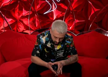 Gjesti fik mikrofonin në prime, shkon në dhomën e rrëfimit: S’mundet të ndërhysh në jetën time!