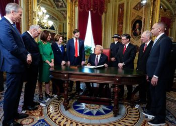 Vendimi i parë i Trump, SHBA tërhiqet nga marrëveshja e Parisit për klimën