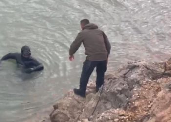 U gjet i vdekur në rezervuarin e fshatit, policia jep detaje për vdekjen e 54-vjeçarit në Korçë: Humbi jetën nga…