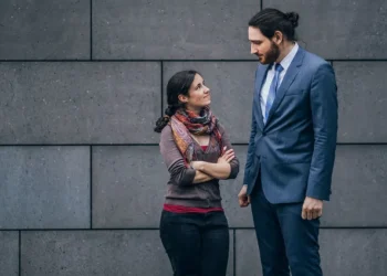 Studimi: Në një shekull, burrat janë bërë dyfish më të gjatë e të rëndë se gratë