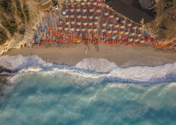 “The Irish News”: Shqipëria, ndër destinacionet më të mira për pushime në 2025