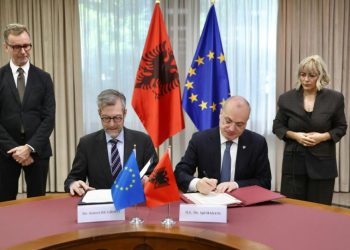 Marrëveshja me Bankën Evropiane të Investimeve, ministri Hasani: Moment historik!