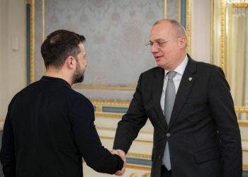 Hasani takim me Zelenskyyn në Kiev: Shqipëria qëndron me vendosmëri me Ukrainën