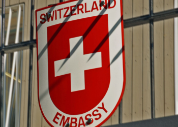 Zvicra ndërpret programet e ndihmave, në listë edhe Shqipëria