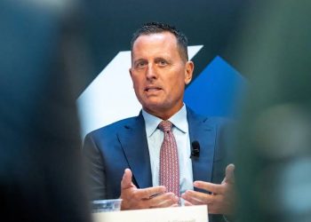 Grenell protestuesve në Serbi: Nëse nuk ju pëlqen një udhëheqës ndryshojeni, por mos përdorni dhunën