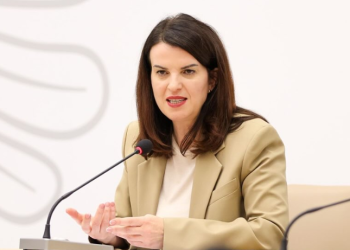 Situata me virozat, Koçiu mbledh drejtuesit e strukturave shëndetësore: Vaksinimi, mënyra më efikase e përballimit të situatës