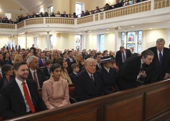 Nis inaugurimi i Trump, marrin pjesë në shërbimin në Kishën St Joh’s edhe miliarderët e teknologjisë Mark Zuckerberg dhe Jeff Bezos