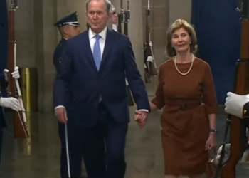 Betimi i Trump si president i SHBA,  mbërrijnë në Capitol Hill figura të njohura të politikës dhe biznesit