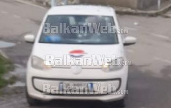 Xhami i përparmë i bërë “shoshë” nga plumbat/ U vra sot në atentatin në Zall Herr, kjo është makina me të cilën lëvizte Lulzim Visha