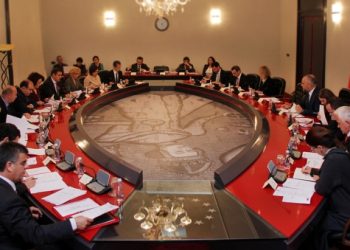 Vendimi i qeverisë/ Gara për administratën shtetërore, hapen 1200 pozicione të lira!