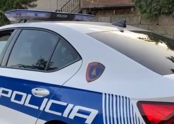 E rëndë në Tiranë! Babai godet me send të fortë 16-vjeçarin që po konfliktohej me djalin e tij