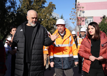 VIDEO / “1400 vendparkime e një strukturë hotelerie”, Rama inspektim tek kantieri në QSUNT