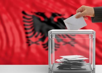 “Ngarkojnë foto të çuditshme!”. Ja pse po refuzohen aplikimet e emigrantëve për 11 Majin