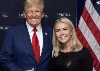 Zyrtarja më e re që mban postin e rëndësishëm në Shtëpinë e Bardhë, njihuni me sekretaren e shtypit të Donald Trump