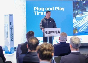 Platforma globale “Plug and Play” hap dyert në Tiranë, Veliaj: Regjistroni falas fëmijët nga mosha 12-18 vjeç