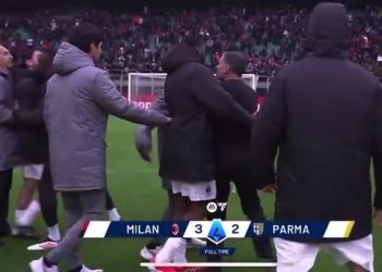 Përplasje e ashpër te Milani, trajneri Conceicao “kapet” me lojtarin e tij (Video)