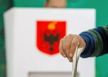 Vota e diasporës/ Rreth 40% e aplikimeve nga emigrantët janë refuzuar prej Komisionit Qendror të Zgjedhjeve