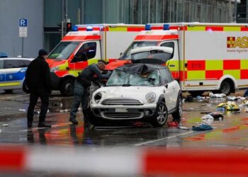 Mbi 20 këmbësorë përplasen “qëllimisht” me makinë, policia gjermane rrethon Mynihun