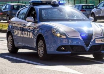 Ndoqi me thikë dhe kërcënoi fëmijët në park, arrestohet 39-vjeçari shqiptar në Itali