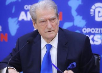 “Diaspora”/ Berisha vijon të këmbëngulë për votën me ID të huaj: Votojmë pagesën për postën por jo lëvizjen e afateve!