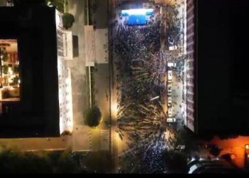 “Më e madhja në histori!”/ Por sa njerëz mblodhi vërtetë Berisha në protestën e PD? Pamje me dron