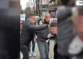 Shpërndante kokainë në Tiranë, vihet në pranga 35-vjeçari! Nën hetim pasagjeri për moskallëzim krimi (EMRI)