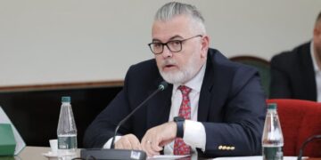 Antikorrupsioni/ Nga zgjidhja e problemit të pronave te digjitalizimi i procesit ligjbërës, Gogu shpjegon analizën e ekspertëve