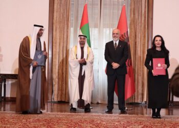 Kryeministri Rama dhe Presidenti i Emirateve Arabe firmosin marrëveshjet e bashkëpunimit mes dy vendeve
