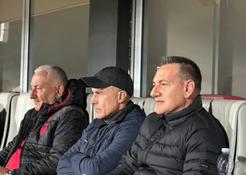 Sylvinho ndjek nga afër ndeshjen e Superiores në “Elbasan Arena”