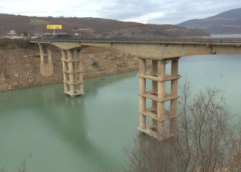 Situata në liqenin e Fierzës, mungesa e reshjeve frenon prodhimin e energjisë