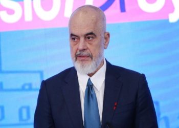 Rama: Vijojmë me bonuset për pensionistët, rrisim luftën ndaj informalitetit të pagave