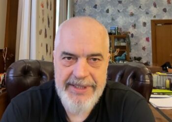 Rama-qytetarëve: Lërini broçkullat, mendoni si patriotë! Do më duhet të rri dhe pak…