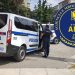 Përplasje e dhunshme me tifozët dhe Policinë në derbi, AMP arreston efektivin e Gardës