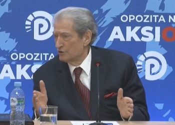 Shpreson që SHBA do t’i heqë “non gratën”? “Dorëzohet” Berisha: Nuk është përparësi e Trump ky problem