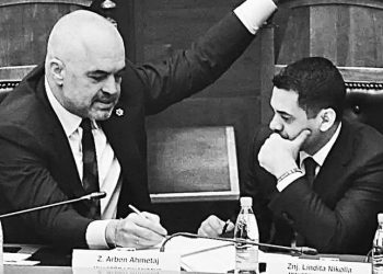 “Po ti gjysmën e qeverisë e ke në burg” – Rama i përgjigjet komentuesit: Me çfarë metri e mat? Unë kam pasur 60 ministra