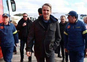 Pak minuta para vizitës së kryeministrit Mitsotakis, Santorini goditet sërish nga tërmete