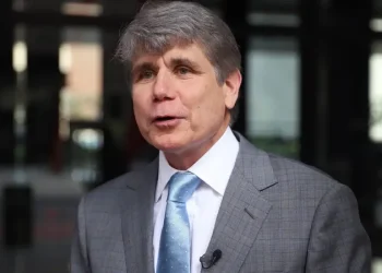 8 vjet burg për korrupsion, kush përflitet se mund të jetë ambasador i ri i Trumpit në Beograd?