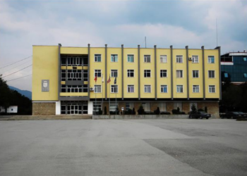 Detaje nga plagosja në Kukës, si nisi sherri mes drejtorit të bashkisë dhe kushëririt të kryebashkiakut