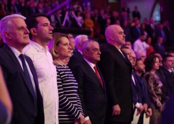 “Pas ngjarjeve të fundit, socialistët do të ndryshojnë…”/ Gazetari rendit arsyet!