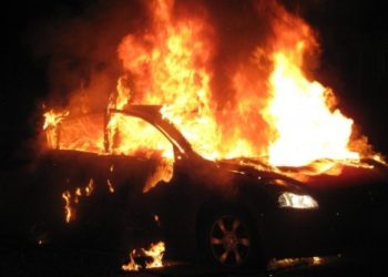 Shkrumbohet makina në Durrës, dyshohet zjarrvënie e qëllimshme