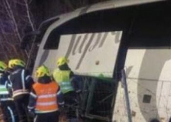 Aksidentohet autobusi në Kosovë, të paktën 17 të plagosur