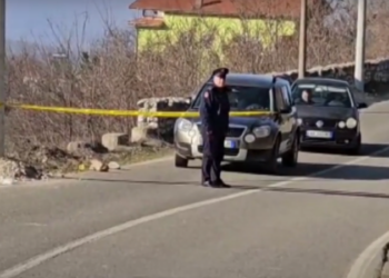 Plagosja me armë zjarri e kushëririt të kryebashkiakut të Kukësit, përfundojnë në pranga 3 persona