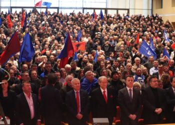 Berisha me shqiptarët e Parmës: Po ndodhin zhvillime të mëdha!